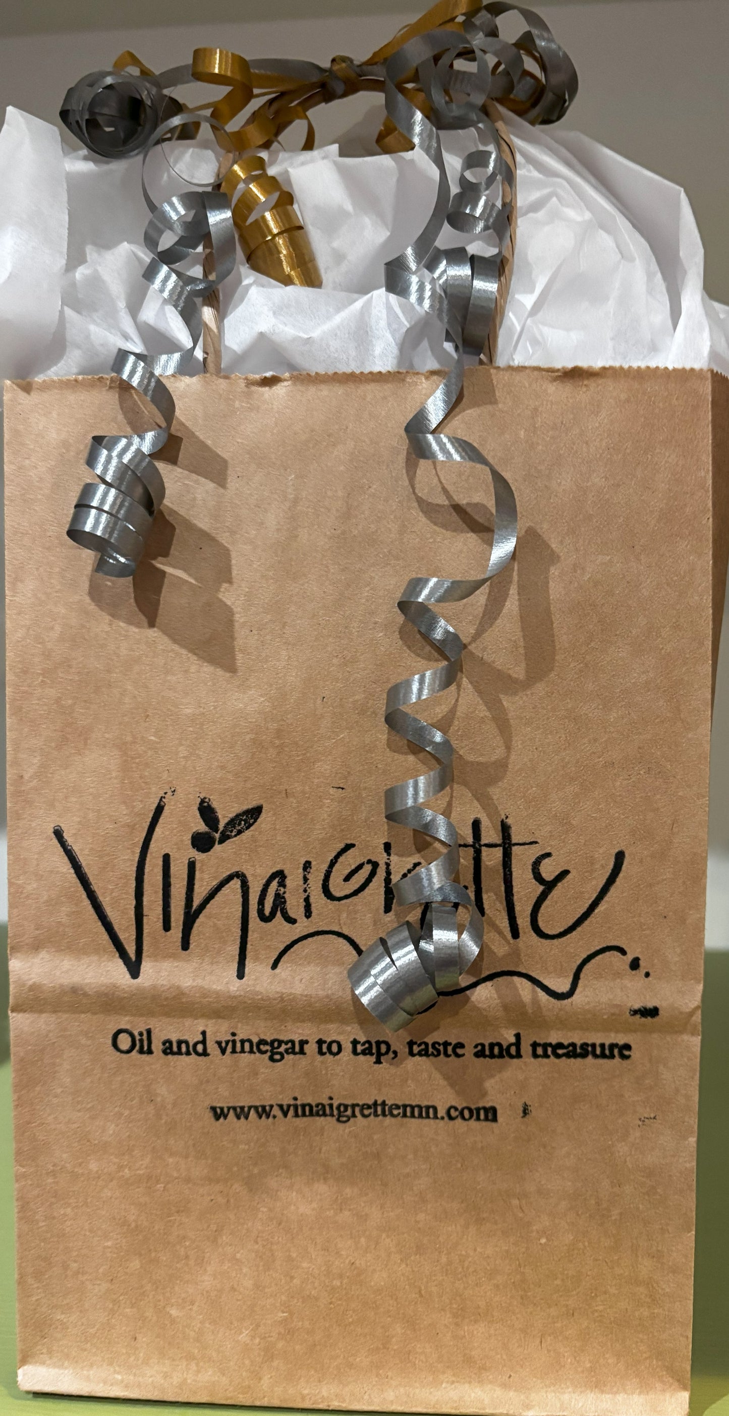 Dill Olive Oil & Strawberry Fruit Vinegar Gift Bag